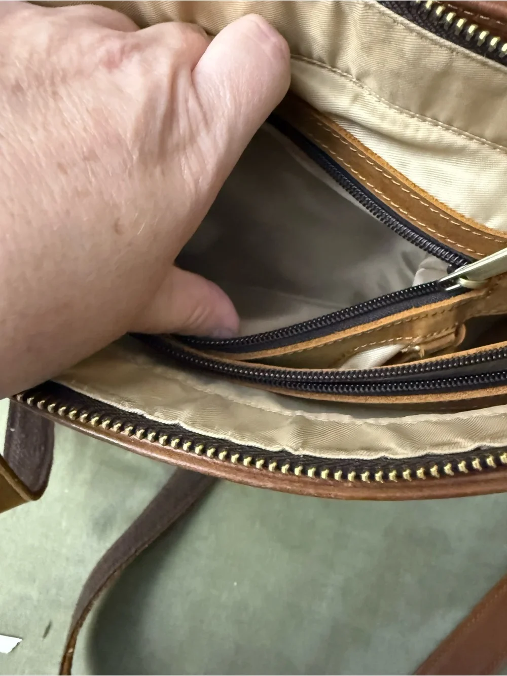 Lady Conceal Leather Crossbody Bag Purse Lots of Pockets Everyday Style #OSP